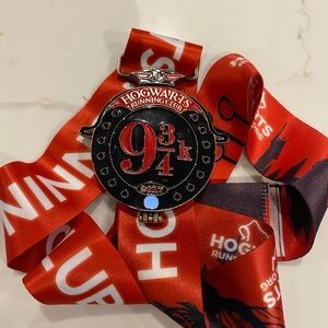 Harry Potter Hogwarts Running Club 2017 9 3/4K Run medal